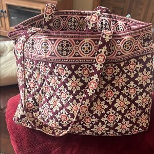 Stylish Patterned Tote Bag - Red and Cream